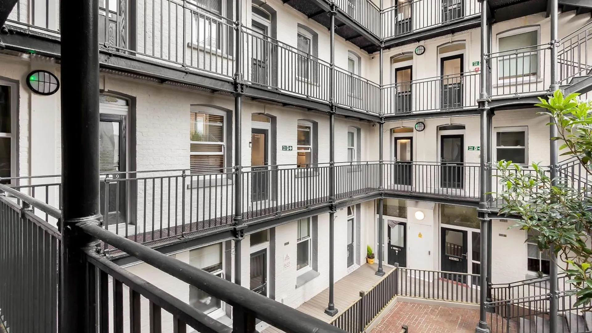 Apartment Central Brighton - Sleeps 3 - Near Beach