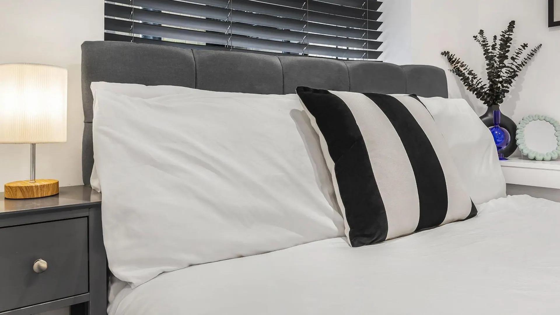 Central Brighton - Sleeps 3 - Near Beach Apartment